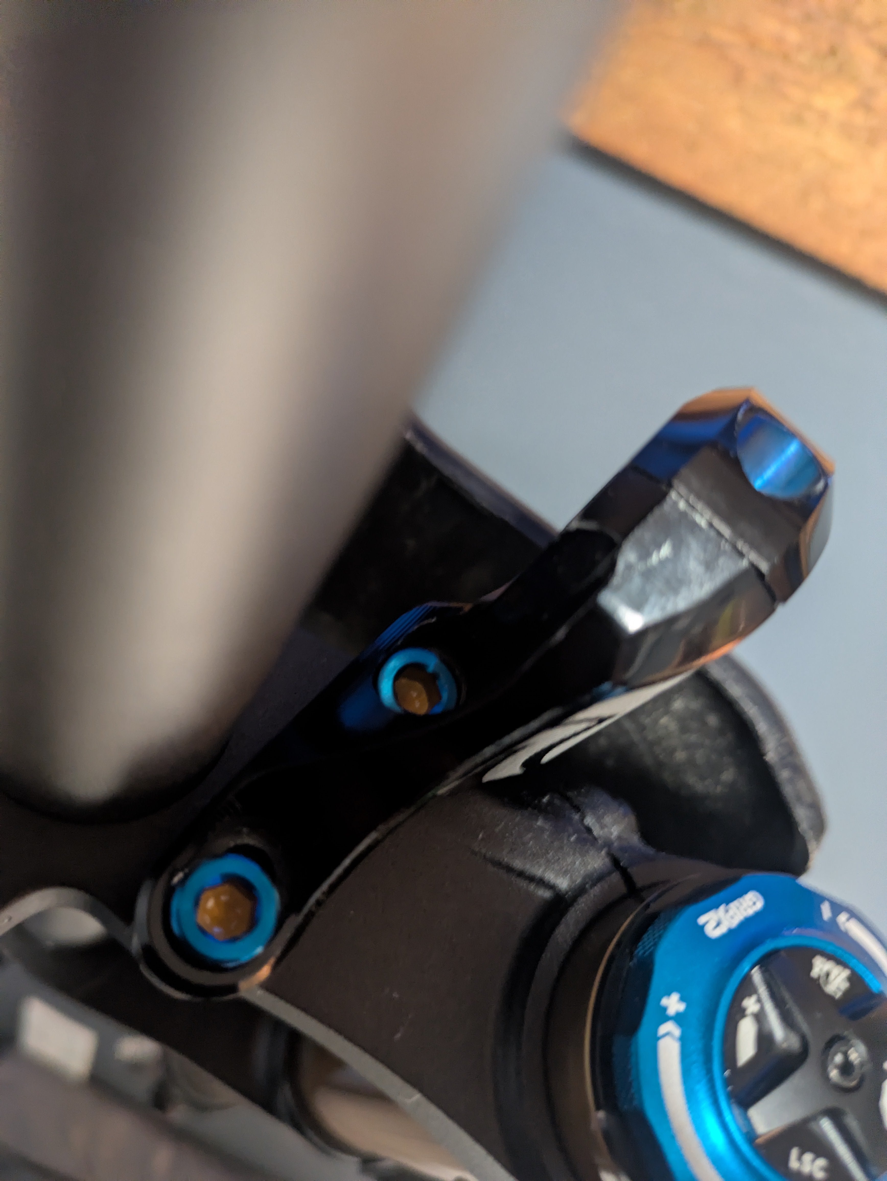 Direct stem riser bolts (4x bolts)