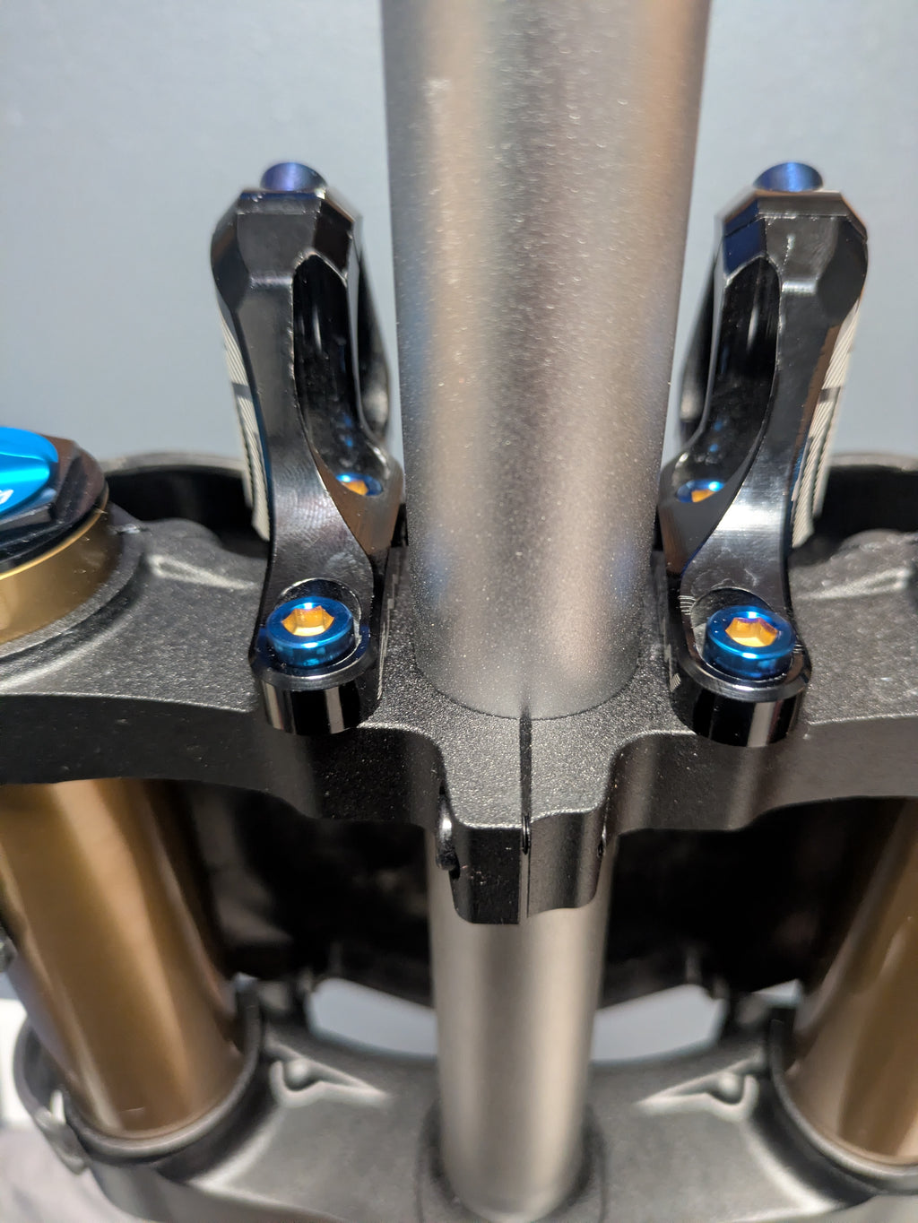 Direct mount titanium full set (8x bolts)